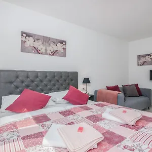  Apartment Elle Luxury Vantacici Kroatien